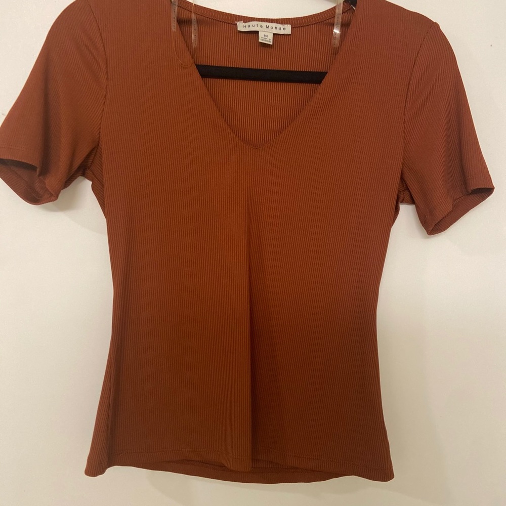 Brown/burgundy top